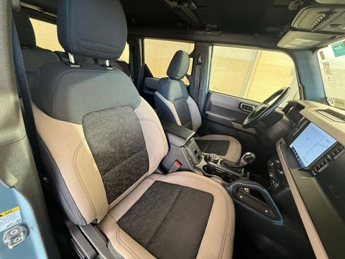 Used 2023 Ford Bronco Wildtrak image 15