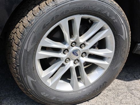 Used 2021 Ford Expedition Max XLT AWD/4WD image 6