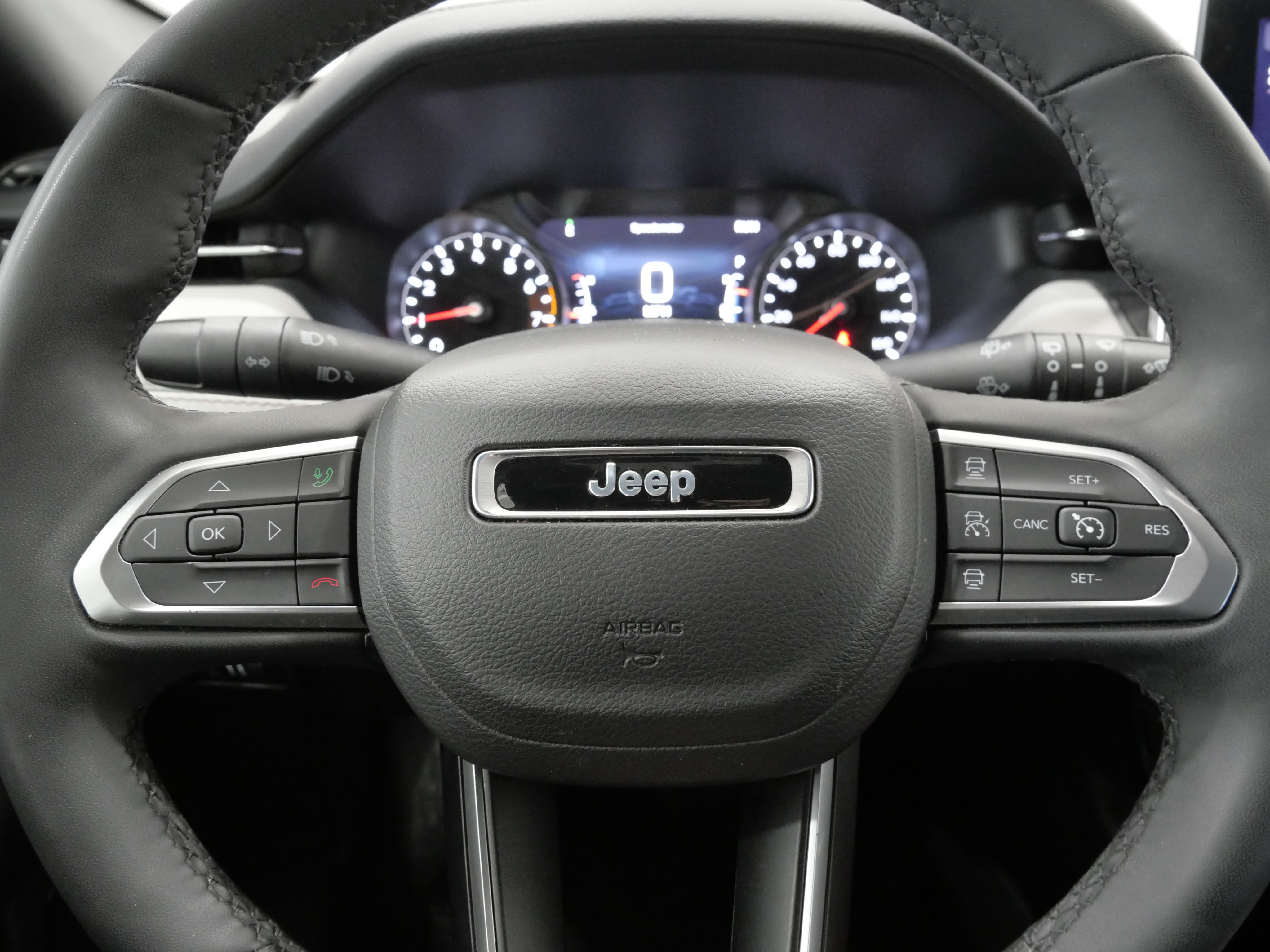 Used 2025 Jeep Compass Limited AWD/4WD image 16
