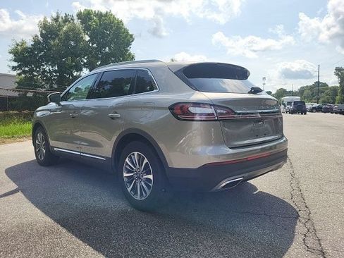 Used 2023 Lincoln Nautilus FWD w/ Premium Package image 3