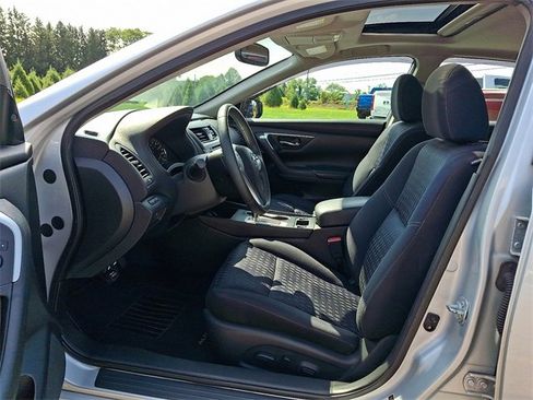Used 2017 Nissan Altima 2.5 SV w/ Convenience Package image 17
