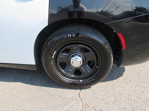Used 2019 Dodge Charger Police RWD image 15