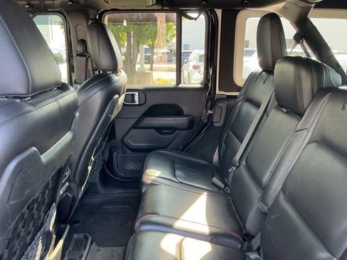 Used 2023 Jeep Wrangler Unlimited Rubicon AWD/4WD image 12