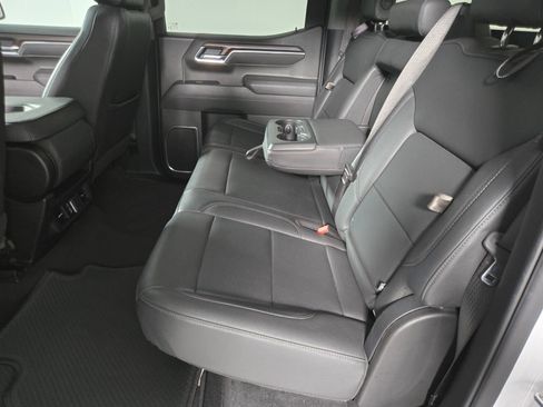 Used 2025 GMC Sierra 1500 SLT RWD image 11