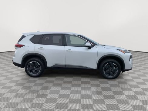 Used 2025 Nissan Rogue SV AWD/4WD image 8