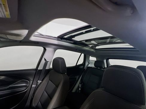 Used 2024 GMC Terrain SLE w/ Driver Convenience Package image 21