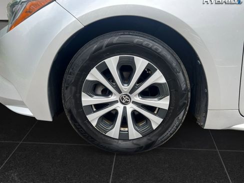 Used 2020 Toyota Corolla LE FWD image 9