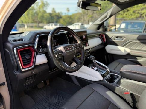 Used 2024 GMC Canyon AT4X w/ AT4X AEV Edition image 10