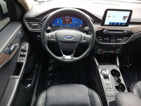 Used 2020 Ford Escape Titanium image 11