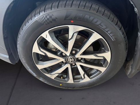 Used 2024 Toyota Corolla Cross XLE w/ Convenience Package FWD image 14