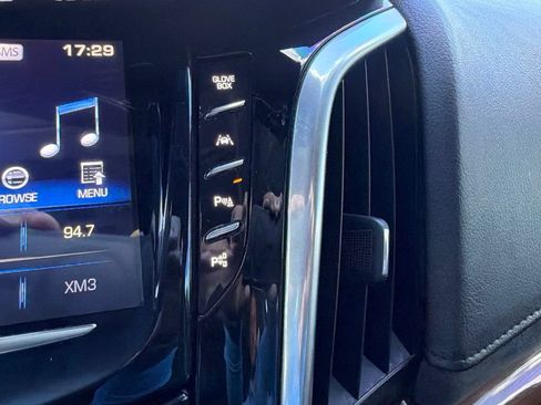 Used 2019 Cadillac Escalade ESV Luxury AWD/4WD image 33