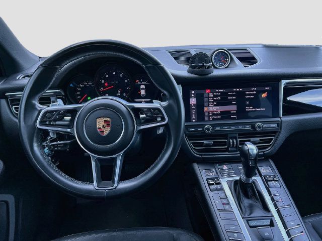 Certified 2020 Porsche Macan AWD/4WD image 25