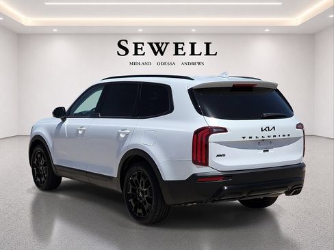 Used 2022 Kia Telluride SX w/ SX Prestige Package AWD/4WD image 3