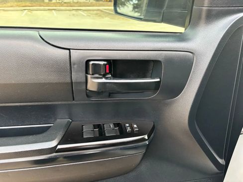 Used 2018 Toyota Tundra SR RWD image 12