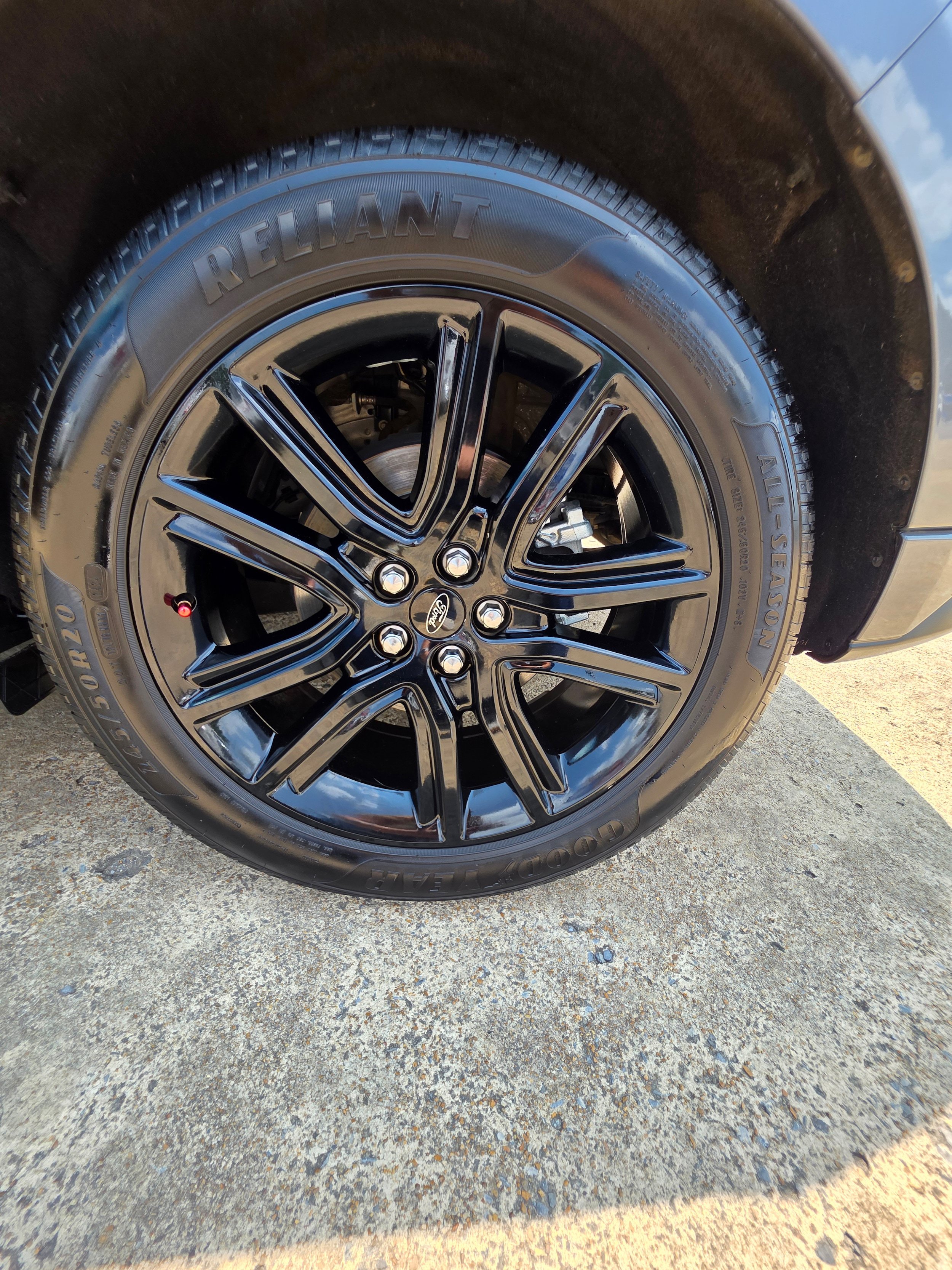 Used 2021 Ford Edge ST-Line FWD image 21