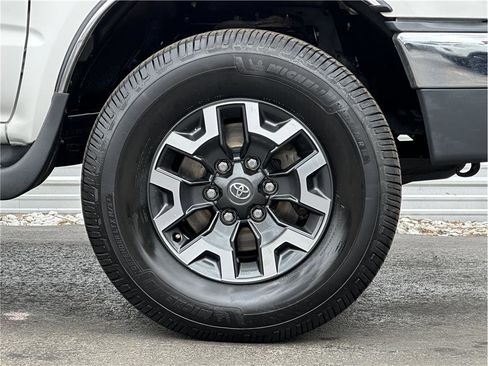 Used 2000 Toyota 4Runner SR5 AWD/4WD image 25