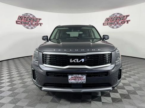 Used 2022 Kia Telluride S image 2