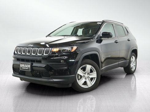 Used 2022 Jeep Compass Latitude w/ Convenience Group AWD/4WD image 1