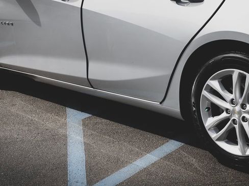 Used 2017 Chevrolet Malibu Hybrid w/ Leather Package image 24