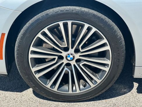 Used 2018 BMW 530i xDrive AWD/4WD image 25