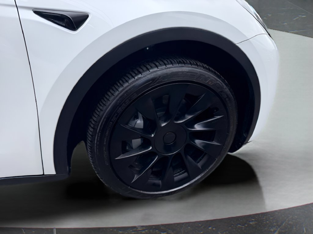 Used 2023 Tesla Model Y Long Range AWD/4WD image 13