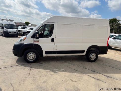 Used 2020 RAM ProMaster 2500 w/ Premium Appearance Group image 4