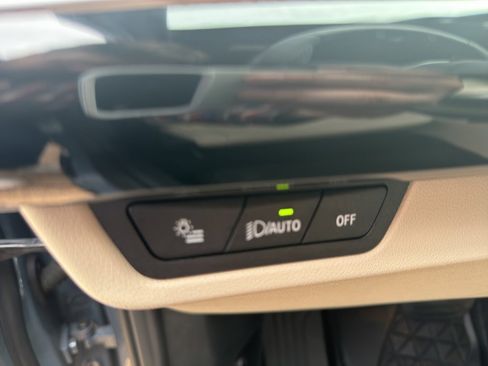 Used 2025 BMW X1 xDrive28i w/ Technology Package image 28