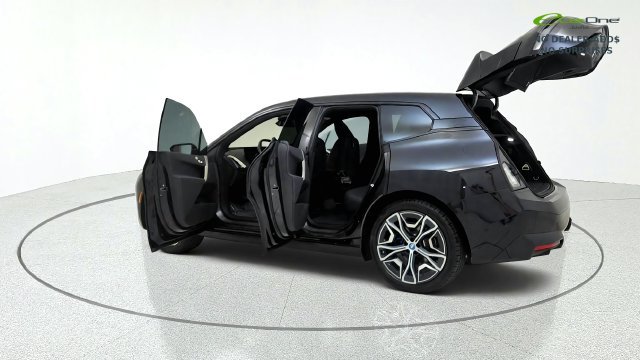 Used 2024 BMW iX xDrive50 w/ Sport Package AWD/4WD image 17