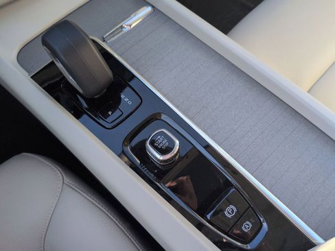 New 2025 Volvo XC60 T8 Plus w/ Protection Package Premier image 22