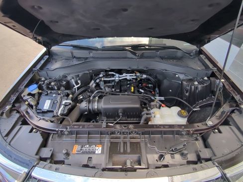 Used 2022 Ford Explorer XLT w/ Equipment Group 202A image 28