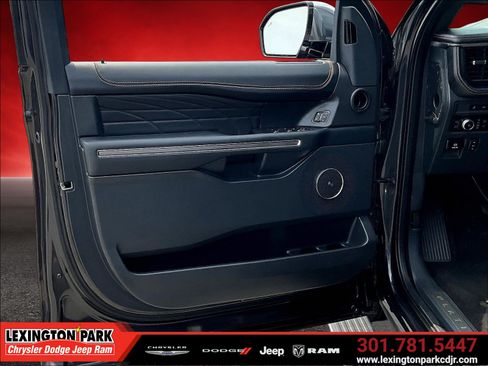 Used 2023 Ford Expedition Platinum AWD/4WD image 19