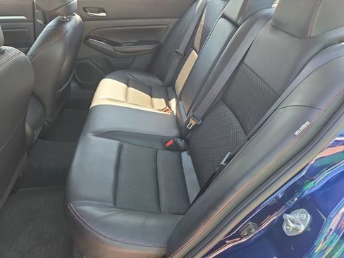 Used 2024 Nissan Altima 2.5 SR FWD image 34