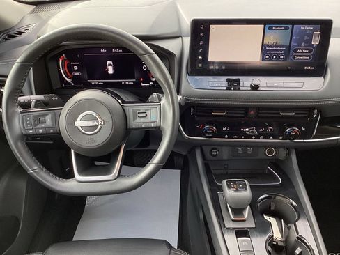 Used 2024 Nissan Rogue SL AWD/4WD image 17