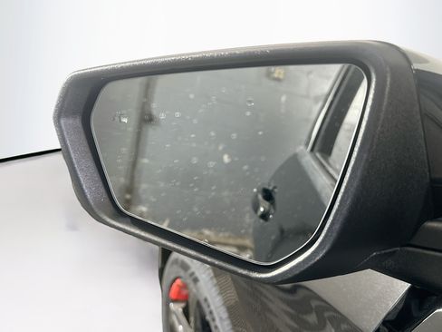 Used 2019 Chevrolet Equinox LT FWD image 16