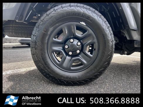 Used 2022 Jeep Gladiator Sport image 31