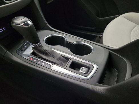 Used 2021 Chevrolet Equinox LS image 26