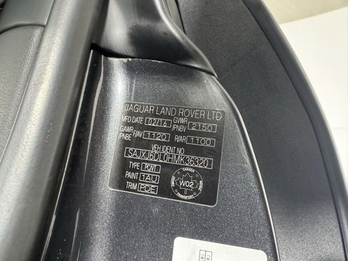 Used 2017 Jaguar F-TYPE R image 35