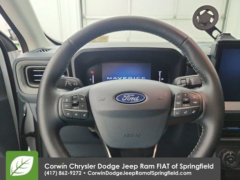 Used 2025 Ford Maverick Lobo AWD/4WD image 22