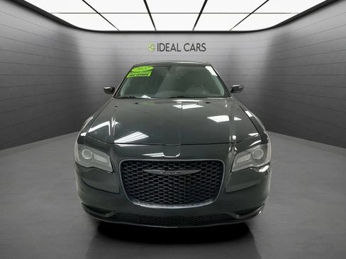 Used 2022 Chrysler 300 Touring w/ Sport Appearance Package RWD image 2