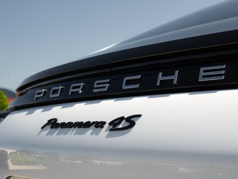 Used 2018 Porsche Panamera 4S AWD/4WD image 34