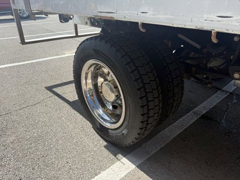 Used 2015 Ford F550 4x4 Regular Cab Super Duty image 13