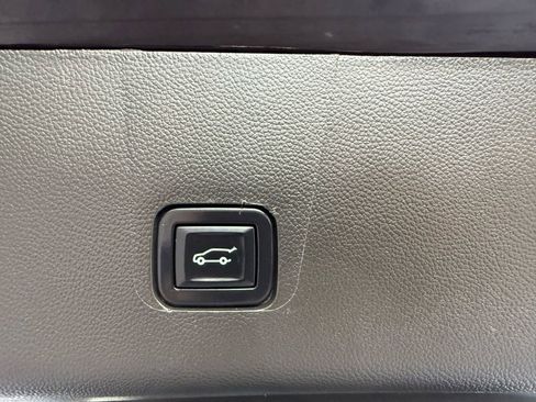 Used 2022 Chevrolet Traverse High Country image 30