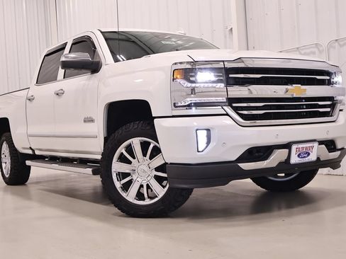 Used 2018 Chevrolet Silverado 1500 High Country AWD/4WD image 40