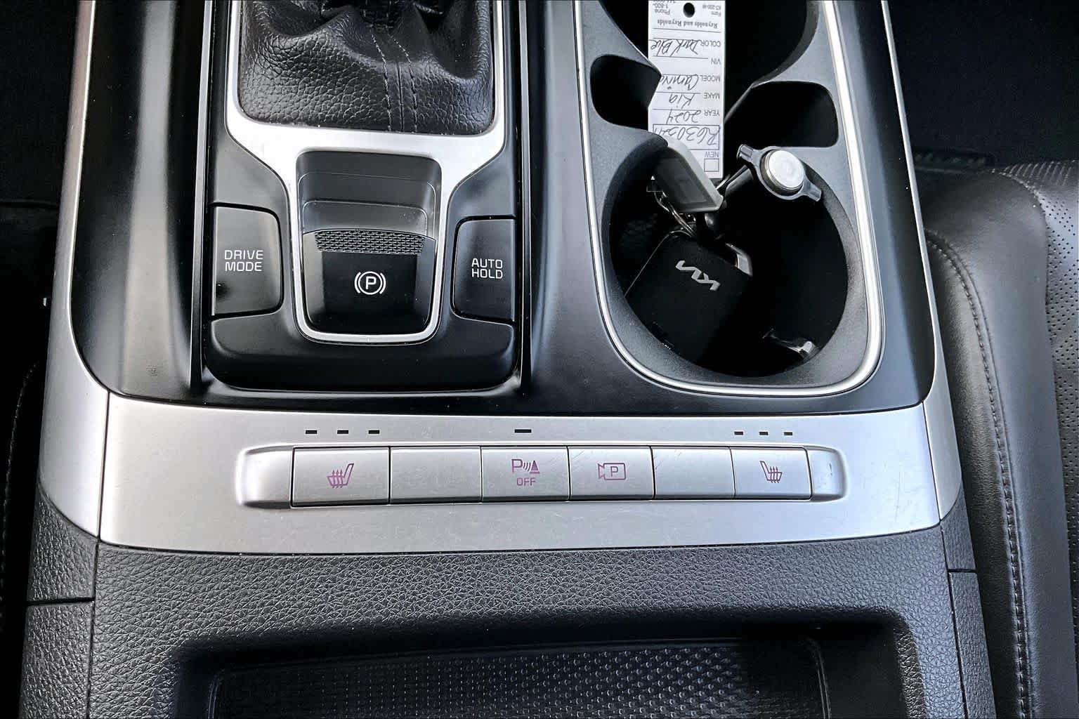 Used 2024 Kia Carnival LX FWD image 32