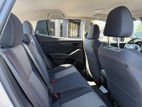 Used 2021 Subaru Crosstrek 2.0i Premium w/ Moonroof Package image 18