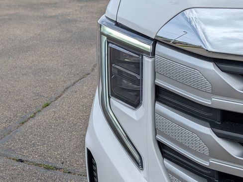New 2026 GMC Sierra 1500 SLE AWD/4WD image 4