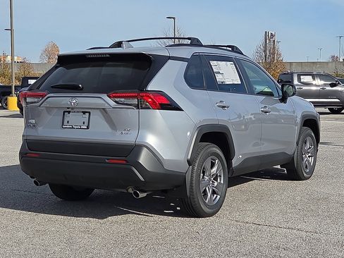 New 2025 Toyota RAV4 LE image 4