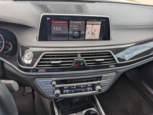 Used 2019 BMW 740i w/ M Sport Package RWD image 15