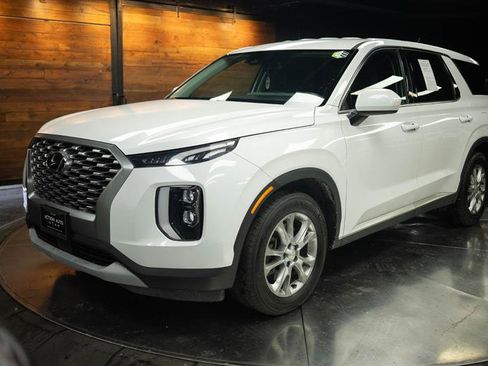 Used 2021 Hyundai Palisade SE FWD image 2