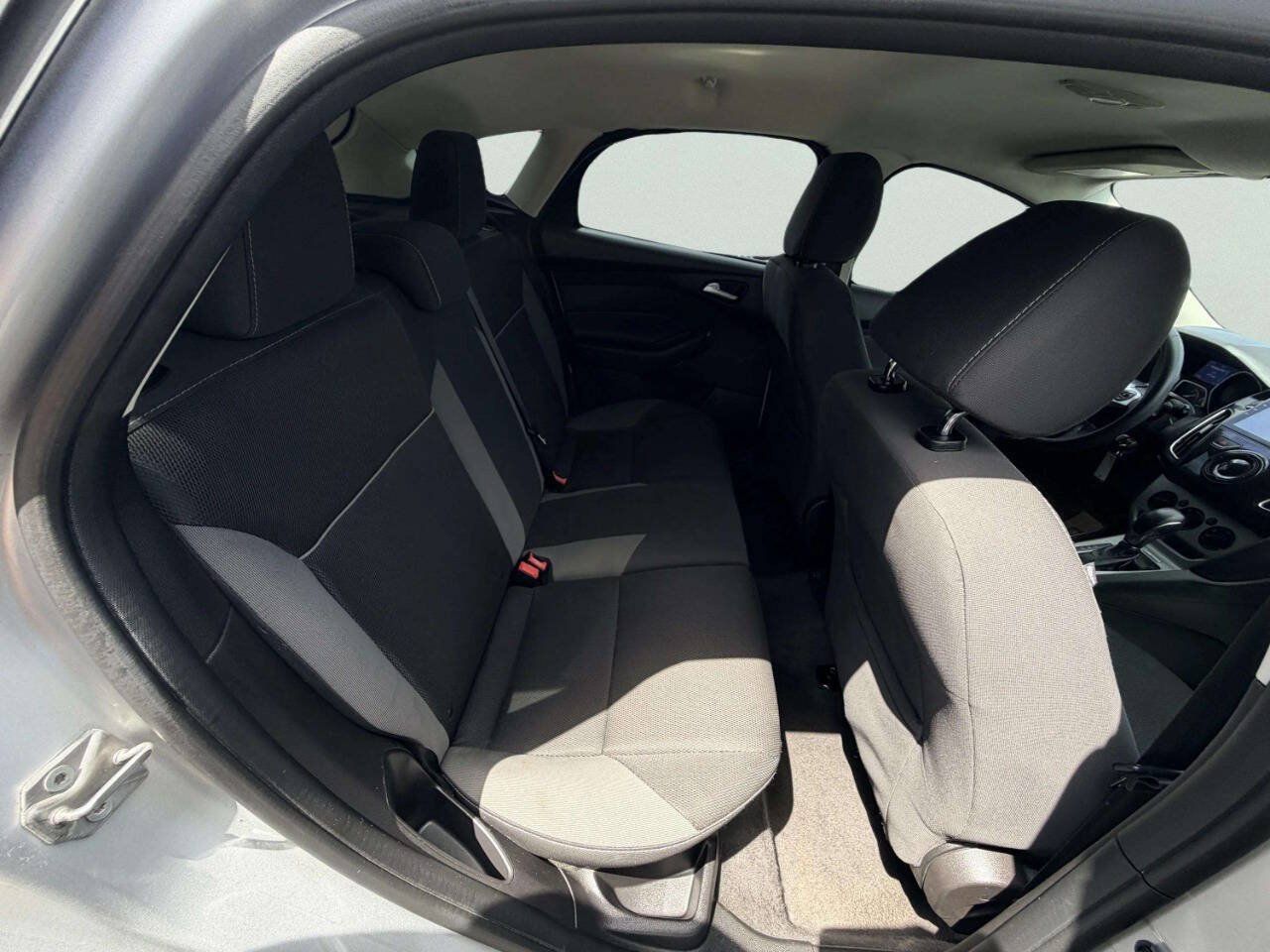 Used 2014 Ford Focus SE FWD image 24